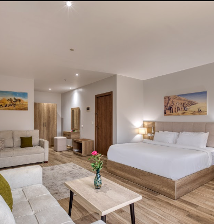 Family Suite with Pyramids View